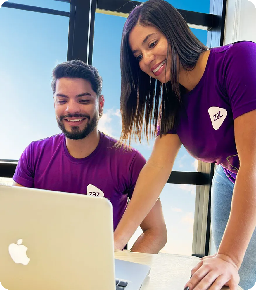 Equipe ZAZ trabalhando juntos